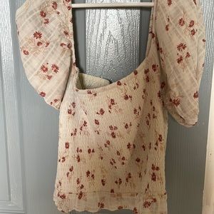 3/ $20 Small American eagle puff sleeve top